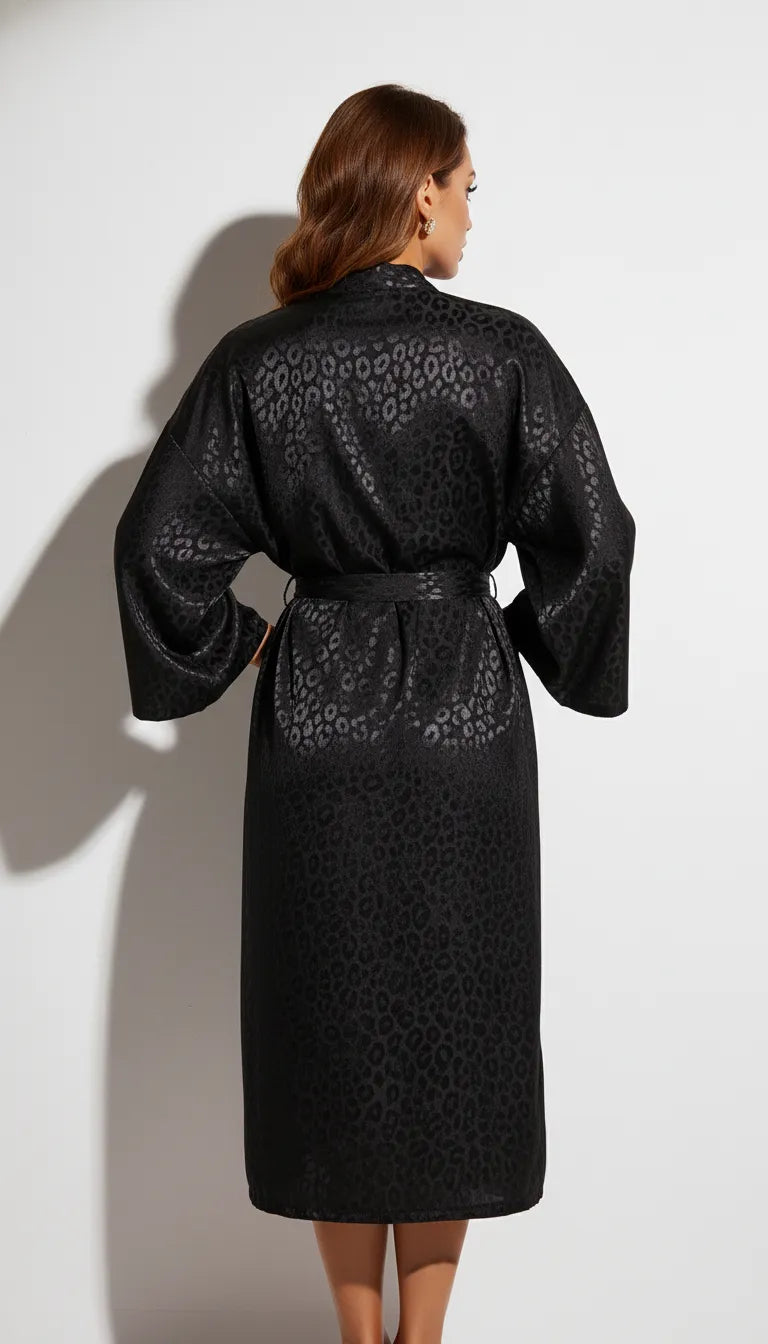 Kimono Satin Noir Femme | Motif Léopard | Coupe Kimono Longue | Manches Larges | 1 Pièce - Vue de dos