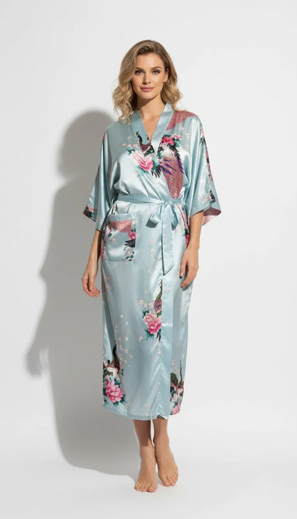 Kimono en Satin Bleu Clair pour Femme | Imprimé Paon et Floral | 1 Pièce - Vue de face