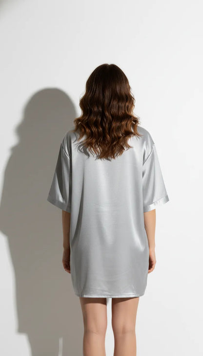 Pyjama Satin Argent Femme | Chemise de Nuit Chic | Manches Courtes | 1 Pièce - Vue de dos