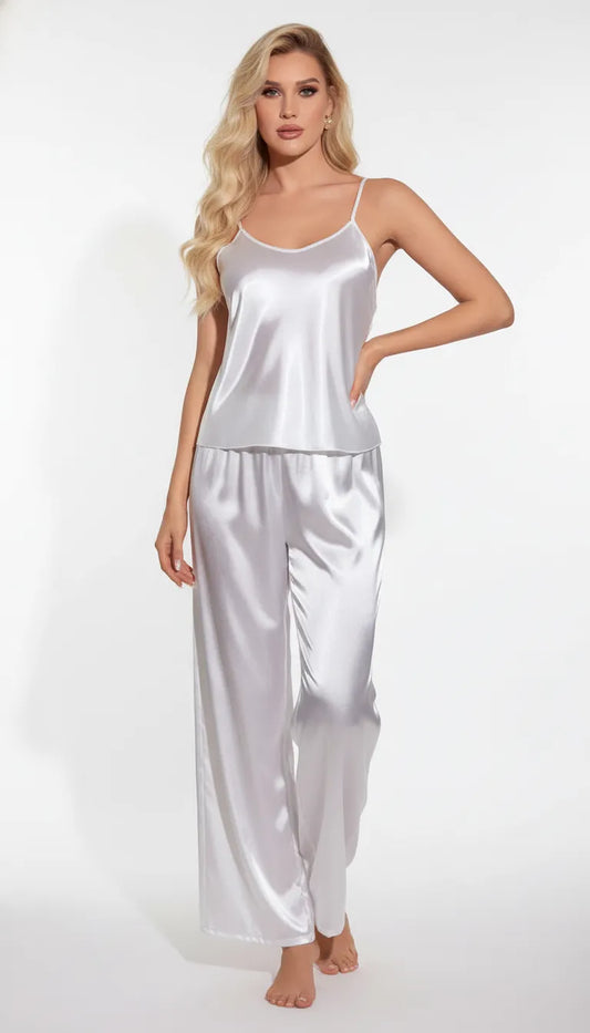 Pyjama Satin Argenté pour Femme | Romantique | Débardeur Dos Nu Dentelle & Pantalon Fluide | 2 Pièces - Vue de face