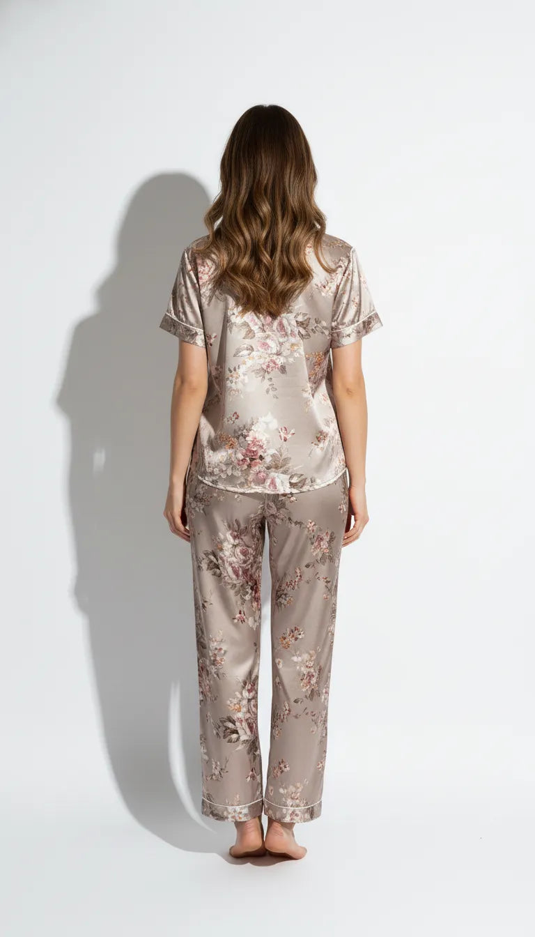 Pyjama Satin Beige et Floral pour Femme | Ensemble Chemise Manches Courtes & Pantalon Long 2 Pièces - Vue de dos