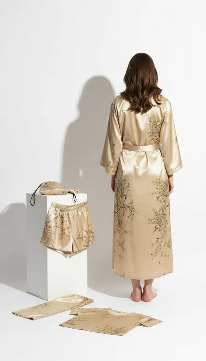 Pyjama Satin Beige pour Femme | Kimono Long à Manches Longues et Nuisette à Bretelles | Short à Volants | Ensemble 4 Pièces - Vue de dos