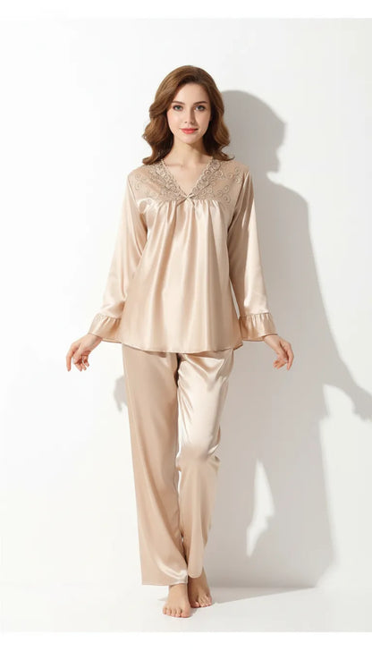 Pyjama Satin Beige pour Femme | Ensemble Romantique | Chemise Manches Longues et Pantalon | 2 Pièces - Vue de face