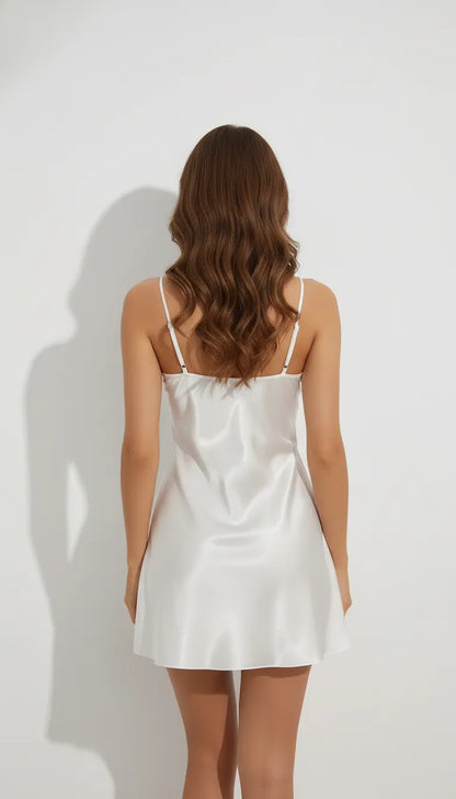 Pyjama Satin Blanc Femme | Nuisette Décolletée et Fluide | 1 Pièce - Vue de dos