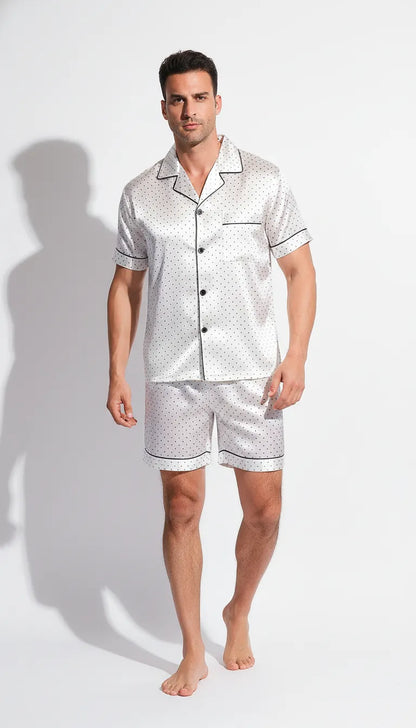 Pyjama Satin Blanc à Pois Noirs pour Homme | Chic & Élégant | Short et Chemise Manches Courtes | Ensemble 2 Pièces - Vue de face