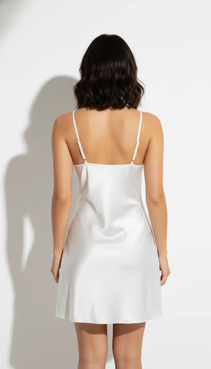 Pyjama Satin Blanc pour Femme | Nuisette Décolletée | Bretelles Fines | 1 Pièce - Vue de dos
