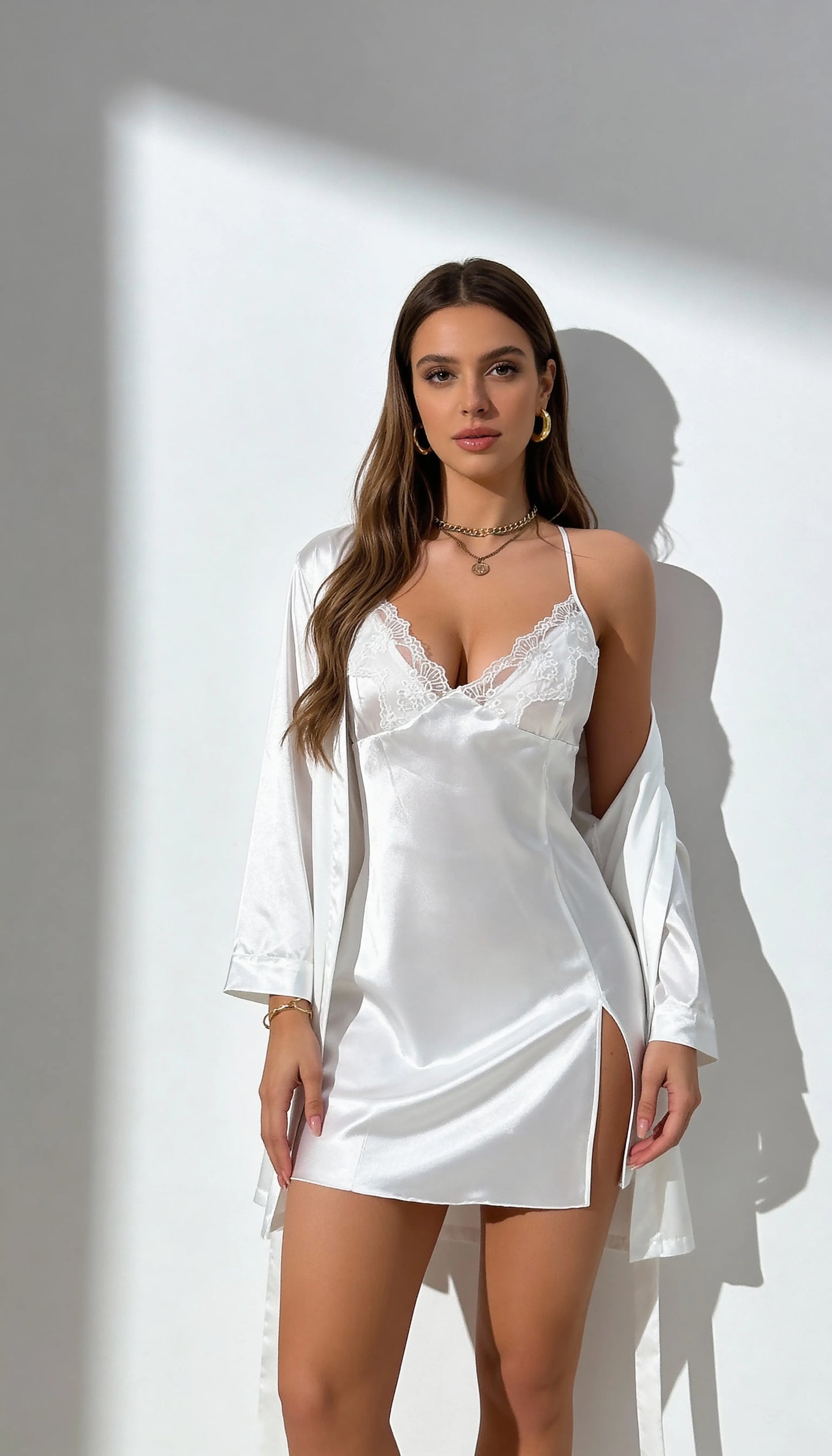 Pyjama Satin Blanc pour Femme | Nuisette à Dentelle & Kimono Long | 2 Pièces - Vue de face