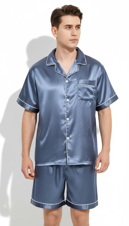 Pyjama Satin Bleu Ardoise pour Homme | Classique Élégant | Chemise Manches Courtes & Short | Ensemble 2 Pièces - Vue de face