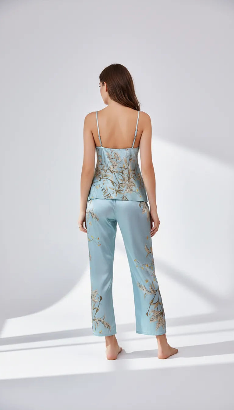 Pyjama Satin Bleu Céleste pour Femme | Débardeur à fines bretelles et Pantalon Fluide à Imprimé Floral | Ensemble 2 Pièces - Vue de dos