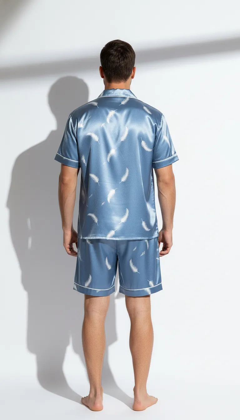 Pyjama Satin Bleu Ciel pour Homme | Motif Plumes | Chemise Manches Courtes & Short | 2 Pièces - Vue de dos