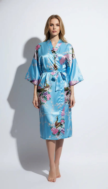 Pyjama Satin Bleu Ciel pour Femme | Kimono Long à Imprimé Floral et Paon | 1 Pièce - Vue de face