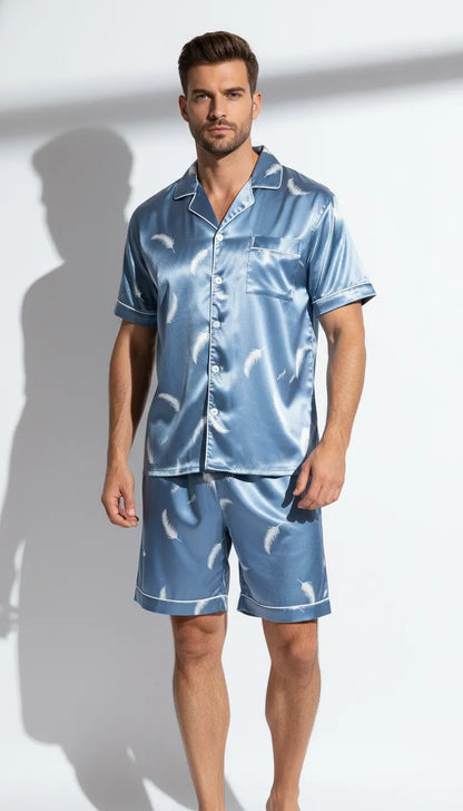 Pyjama Satin Bleu Ciel pour Homme | Motif Plumes | Chemise Manches Courtes & Short | 2 Pièces - Vue de face