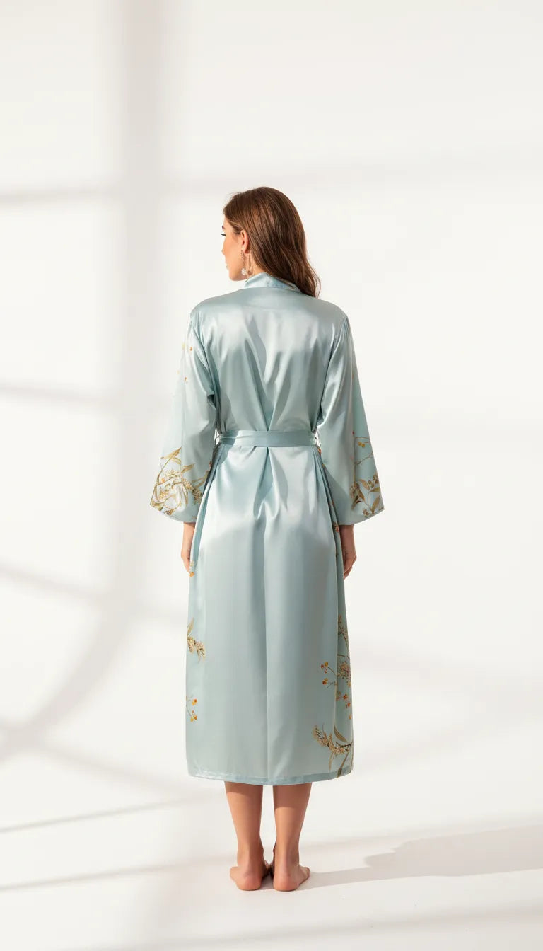 Pyjama Satin Bleu Floral pour Femme | Nuisette Décolletée & Kimono Long | Ensemble 2 Pièces - Vue de dos