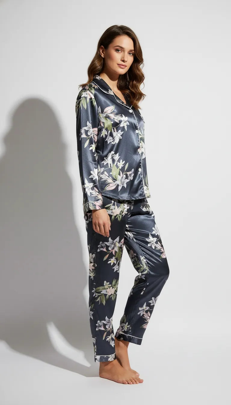 Pyjama Satin Bleu-Gris à Fleurs pour Femme | Ensemble Chemise Manches Longues & Pantalon | 2 Pièces - Vue de face