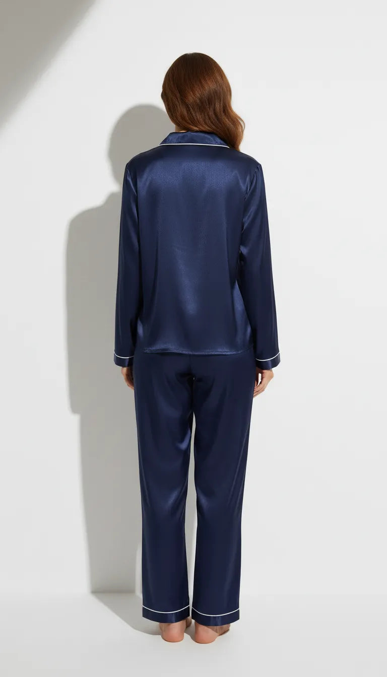 Pyjama Satin Bleu Marine pour Femme | Classique et Élégant | Ensemble Chemise Manches Longues et Pantalon | 2 Pièces - Vue de dos