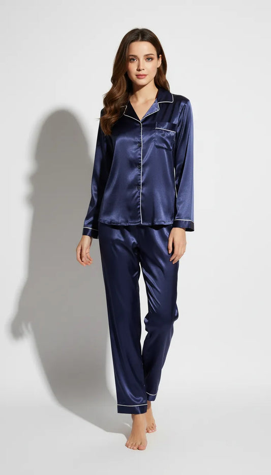 Pyjama Satin Bleu Marine pour Femme | Chemise et Pantalon avec liserés blancs | Ensemble 2 Pièces - Vue de face