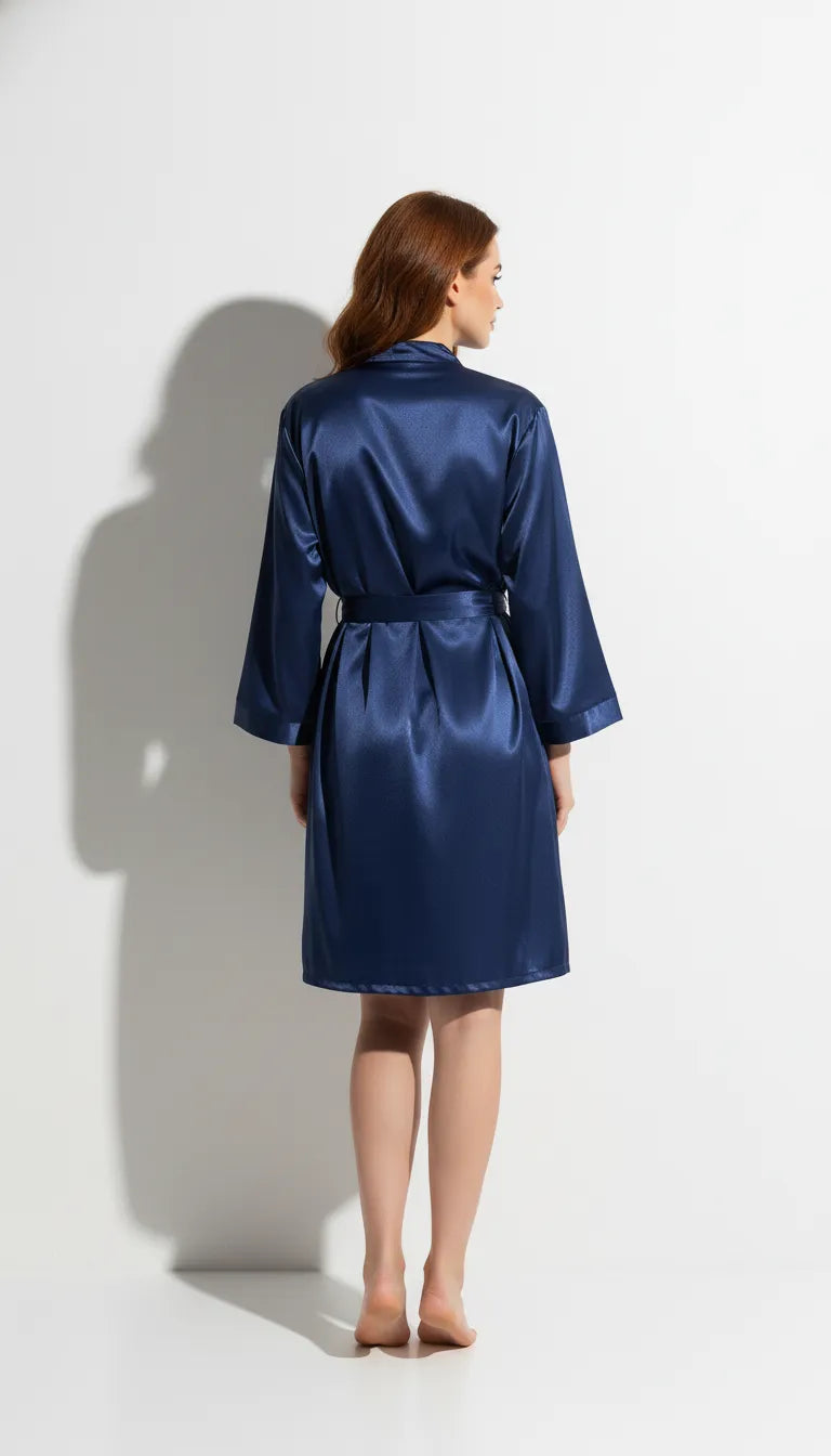 Pyjama Satin Bleu Nuit pour Femme | Ensemble Kimono & Nuisette à Bretelles | 2 Pièces - Vue de dos