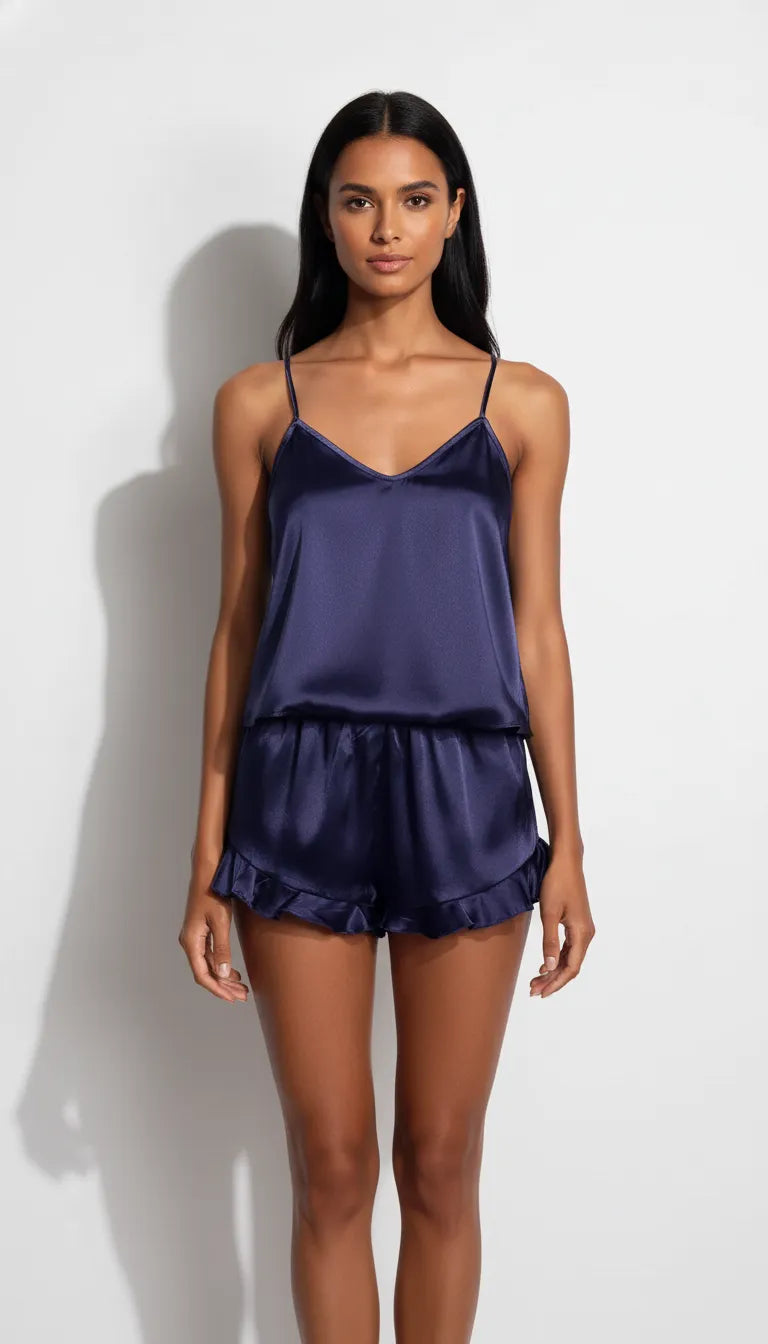 Pyjama Satin Bleu Nuit pour Femme | Ensemble Débardeur et Short à Volants | 2 Pièces - Vue de face