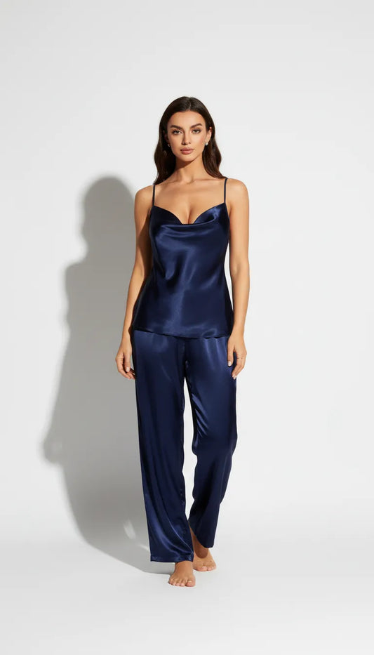 Pyjama Satin Bleu Nuit pour Femme | Ensemble Top Décolleté & Pantalon Fluide | 2 Pièces - Vue de face