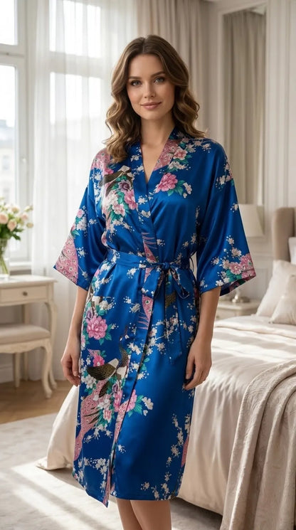 Pyjama Satin Bleu Paon pour Femme | Kimono Long | 1 Pièce - Mise en situation portée