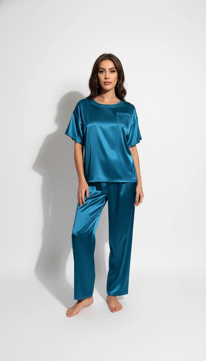 Pyjama Satin Bleu Turquoise Femme | Ensemble Chic et Décontracté | T-shirt Manches Courtes et Pantalon 2 Pièces - Vue de face