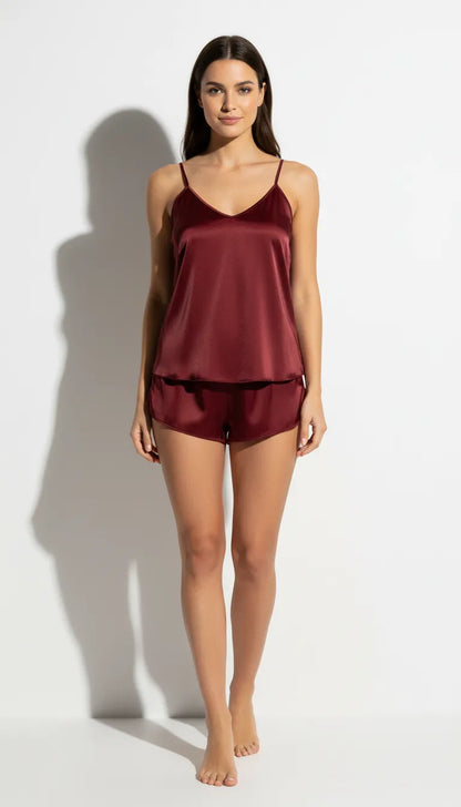 Pyjama Satin Bordeaux pour Femme | Débardeur à bretelles fines & Shorty | Ensemble 2 Pièces - Vue de face