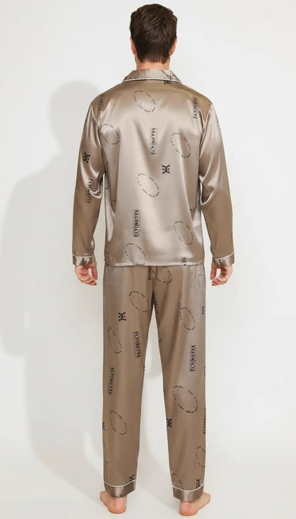 Pyjama Satin Gris Argenté pour Homme | Moderne et Chic | Chemise boutonnée Manches longues et Pantalon | 2 Pièces - Vue de dos
