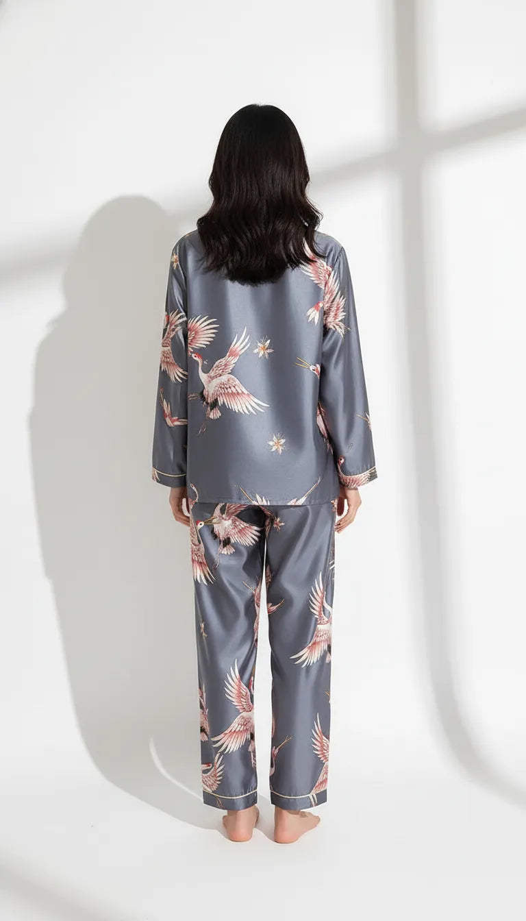 Pyjama Satin Gris & Rose Femme | Motif Grue Orientale | Chemise & Pantalon | Manches longues | 2 pièces - Vue de dos