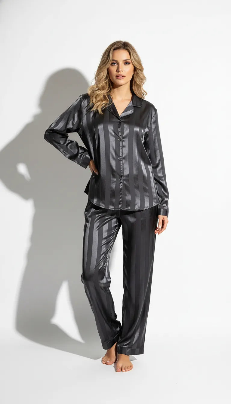 Pyjama Satin Gris à Rayures pour Femme | Ensemble Classique | Chemise Manches Longues & Pantalon | 2 Pièces - Vue de face