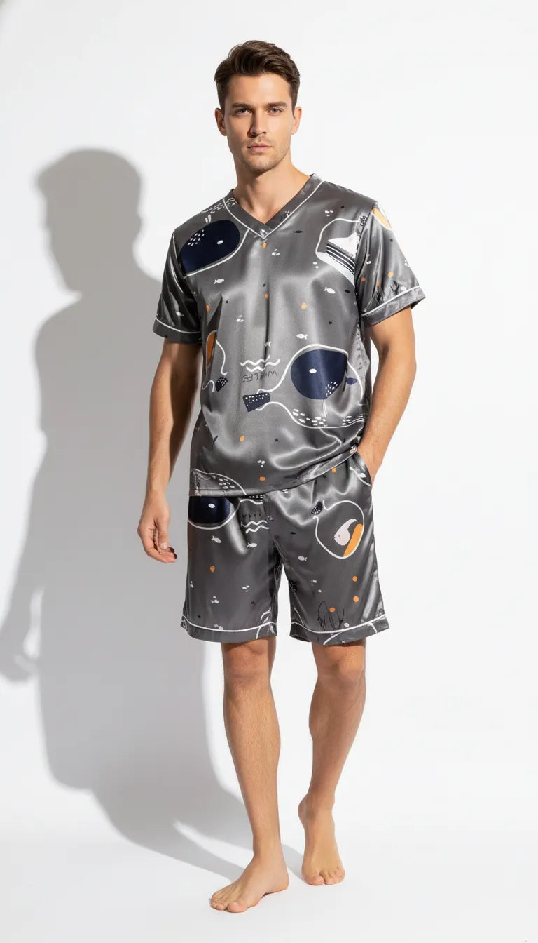 Pyjama Satin Gris avec Motifs | Chic et Confortable | T-shirt Manches Courtes & Short Homme | Ensemble 2 Pièces - Vue de face