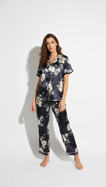 Pyjama Satin Marine & Floral Femme | Ensemble 2 pièces manches courtes & pantalon long | Romantique & Élégant - Vue de face