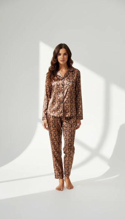 Pyjama Satin Marron Imprimé pour Femme | Chemise Boutonnée Manches Longues & Pantalon | Ensemble 2 Pièces - Vue de face