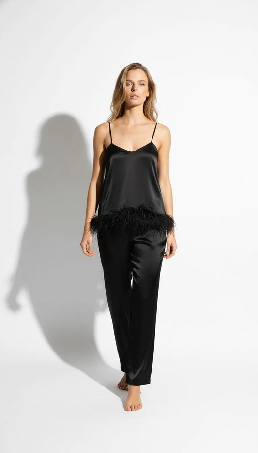 Pyjama Satin Noir Femme | Nuisette à fines bretelles et bas long orné de plumes | 2 Pièces - Vue de face