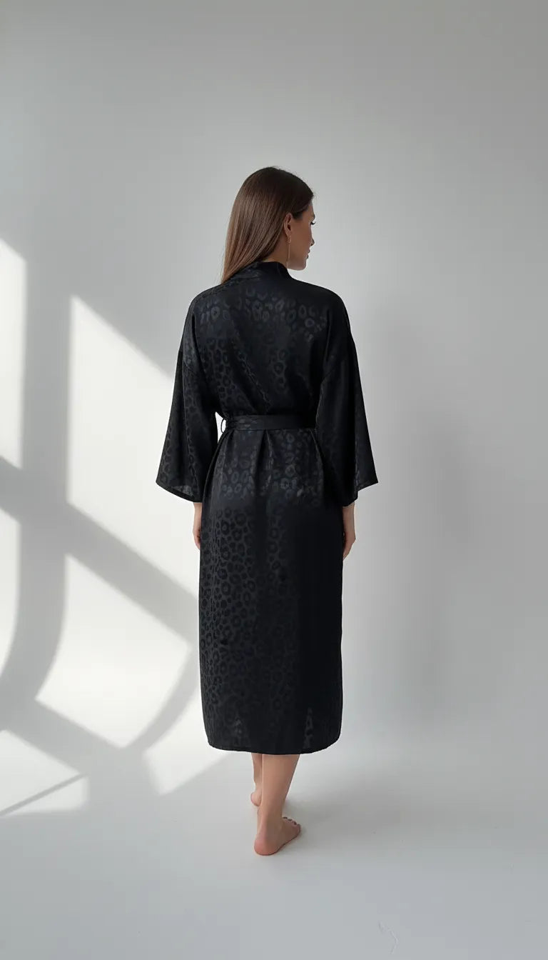 Pyjama Satin Noir Léopard pour Femme | Kimono Long | Ensemble 2 Pièces - Vue de dos