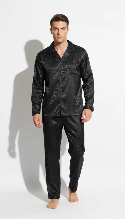 Pyjama Satin Noir Léopard pour Homme | Moderne et Chic | Chemise Manches Longues et Pantalon | 2 Pièces - Vue de face
