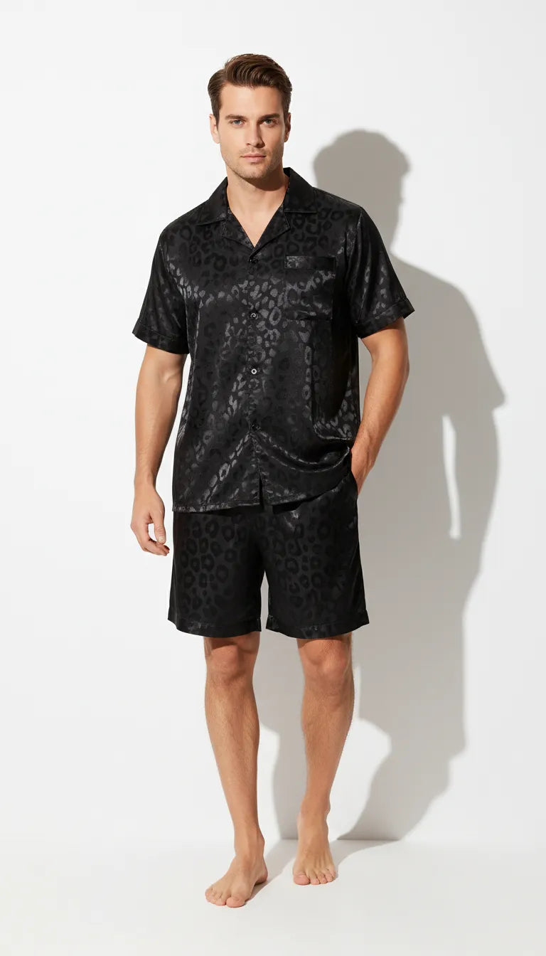 Pyjama Satin Noir Motif Léopard pour Homme | Chic & Confortable | Chemise Manches Courtes & Short | 2 Pièces - Vue de face