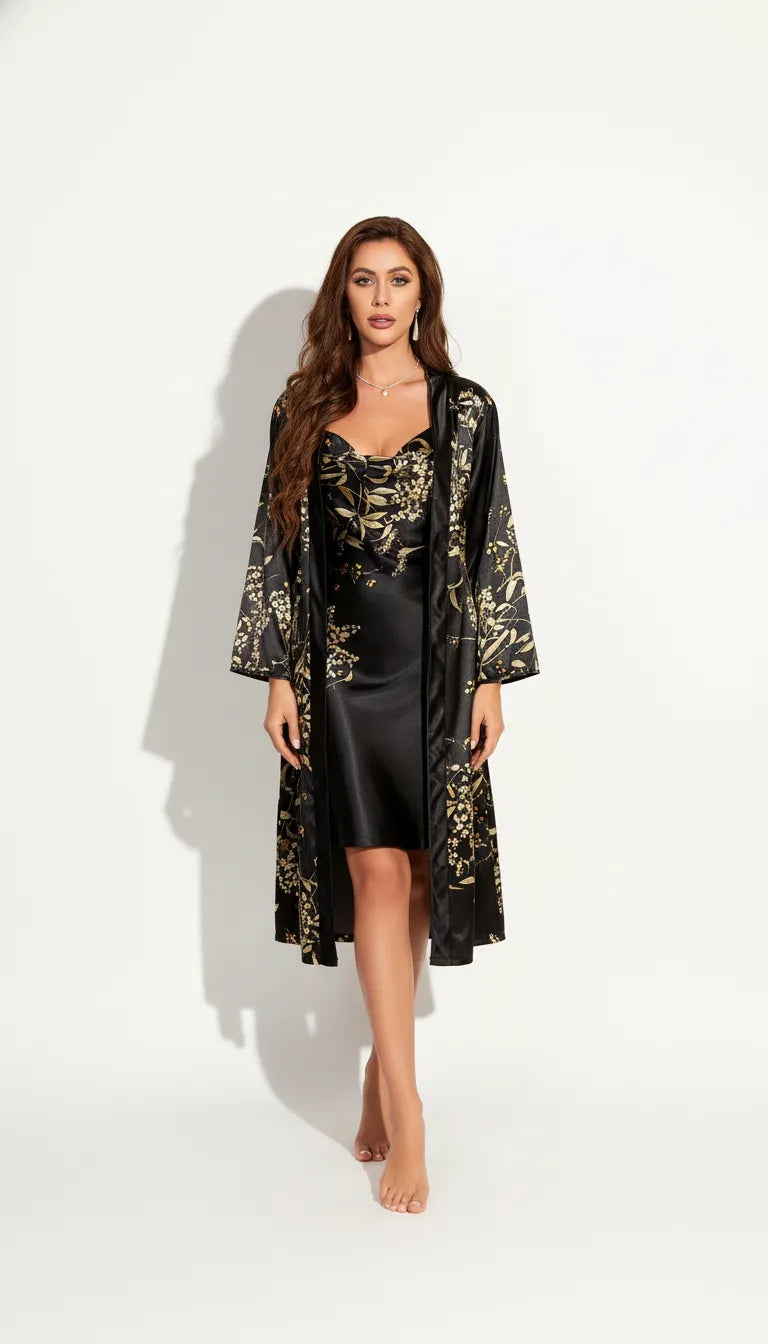 Pyjama Satin Noir & Doré pour Femme | Kimono Long à Motifs Floraux & Nuisette | Ensemble 2 Pièces - Vue de face