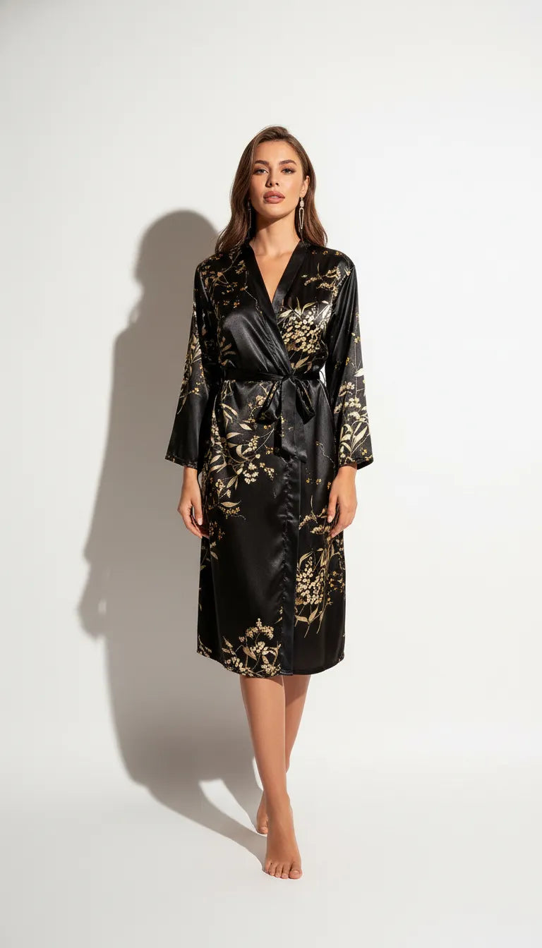 Pyjama Satin Noir et Or pour Femme | Kimono Long à Imprimé Floral Doré | 1 Pièce - Vue de face