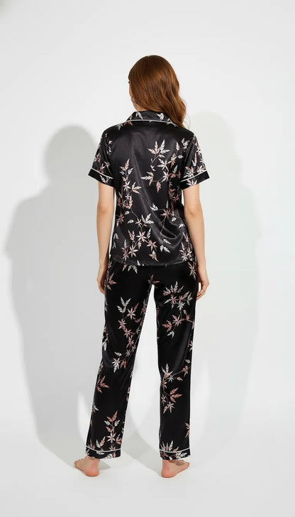 Pyjama Satin Noir et Rose pour Femme | Motif Floral Chic | Pantalon et Chemise Manches Courtes | Ensemble 2 Pièces - Vue de dos