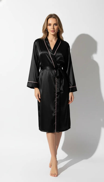 Pyjama Satin Noir et Rose pour Femme | Kimono Long à liseré contrastant | 1 Pièce - Vue de face