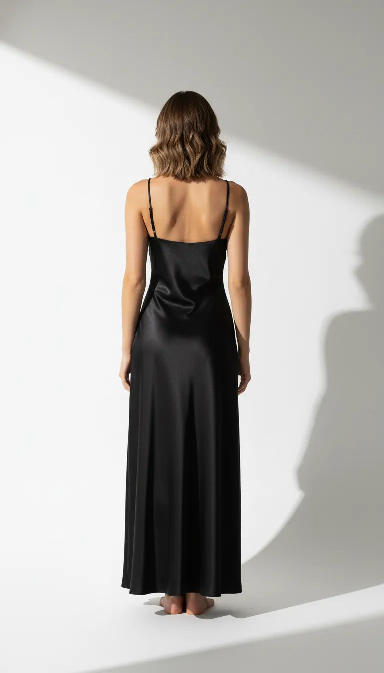 Pyjama Satin Noir pour Femme | Nuisette Longue avec Fente | 1 Pièce - Vue de dos