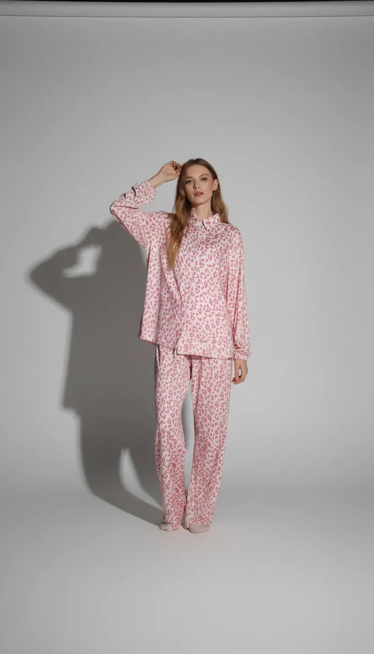 Pyjama Satin Rose | Moderne Chic | Chemise & Pantalon Femme | Ensemble 2 Pièces - Vue de face