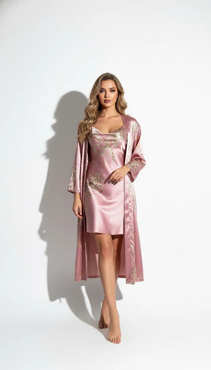 Pyjama Satin Rose Poudré Femme | Nuisette Décolletée & Kimono Long Fleuri | 2 Pièces - Vue de face