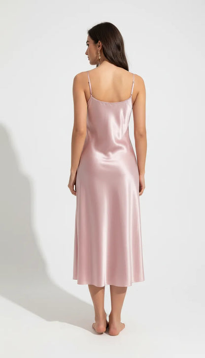 Pyjama Satin Rose Poudré pour Femme | Nuisette Longue Fluide | 1 Pièce - Vue de dos