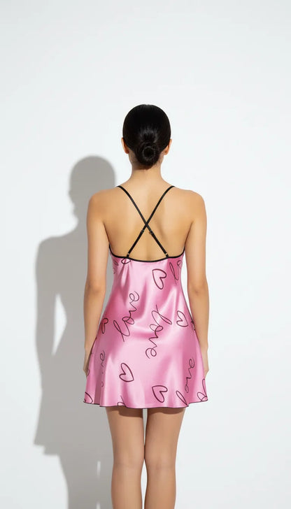 Pyjama Satin Rose Poudré pour Femme | Nuisette Romantique avec Cœurs | 1 Pièce - Vue de dos