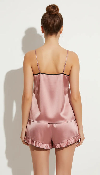 Pyjama Satin Rose Poudré pour Femme | Débardeur avec liseré noir & Short à Volants | Ensemble 2 Pièces - Vue de dos