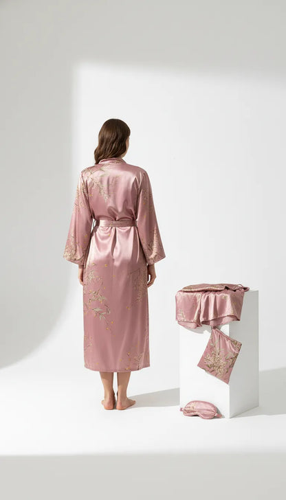 Pyjama Satin Rose Poudré pour Femme | Ensemble Kimono Floral | Débardeur et Short | Kimono Long | 4 Pièces - Vue de dos