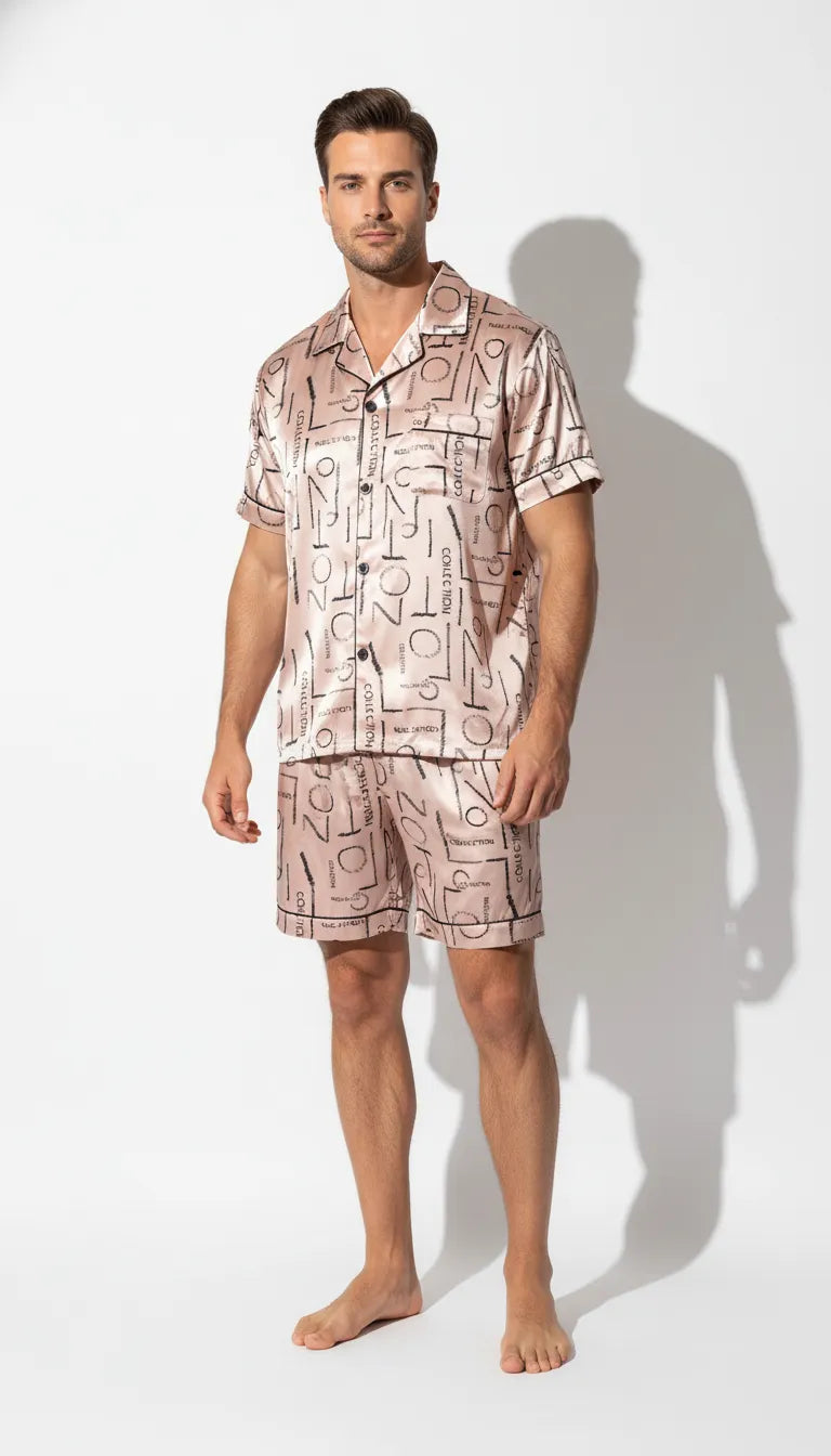 Pyjama Satin Rose Poudré pour Homme | Motif 'Collection' | Chemise Manches Courtes & Short | Ensemble 2 Pièces - Vue de face