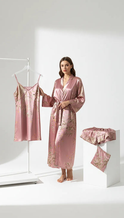 Pyjama Satin Rose Poudré pour Femme | Ensemble Kimono Floral | Débardeur et Short | Kimono Long | 4 Pièces - Vue de face