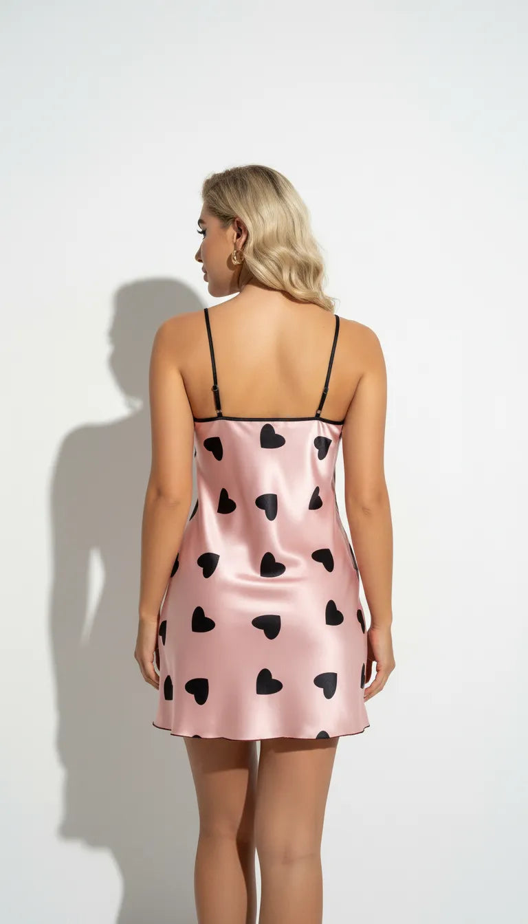 Pyjama Satin Rose à Coeurs Noirs pour Femme | Nuisette Romantique avec Dentelle | 1 Pièce - Vue de dos